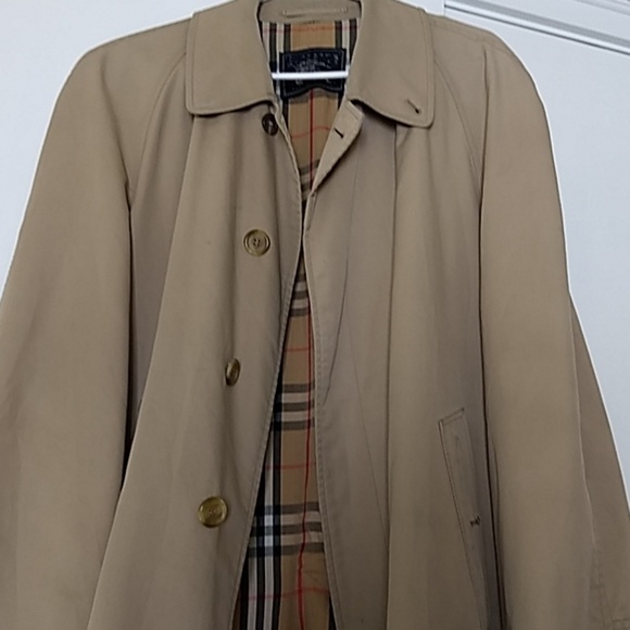 vintage burberry trench coat buttons